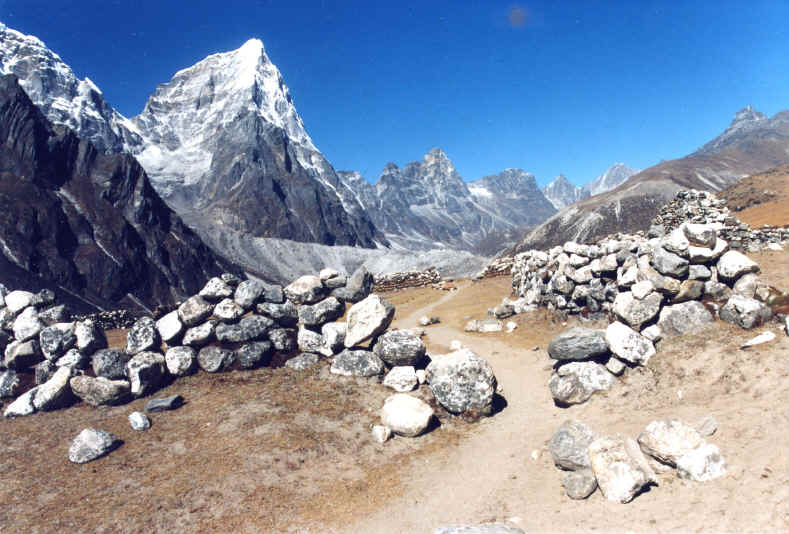Everest Trail Dingboche to Lobuche Peak Freaks